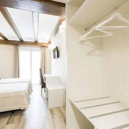 Hotel Atiana 3*